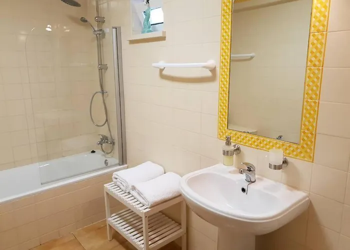 Entire Flat 70sq M At Just 400m Distance Lägenhet *