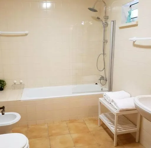 Entire Flat 70sq M At Just 400m Distance Lägenhet *