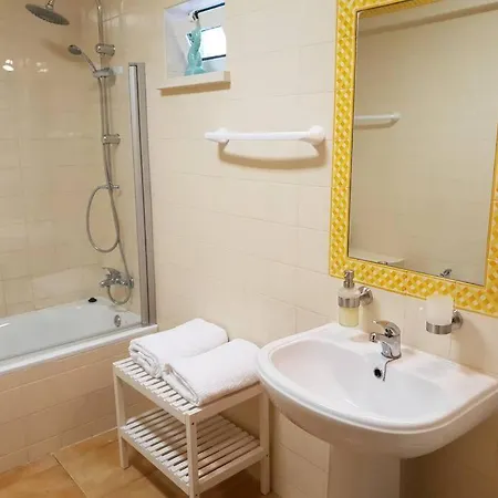 Entire Flat 70sq M At Just 400m Distance Appartement *