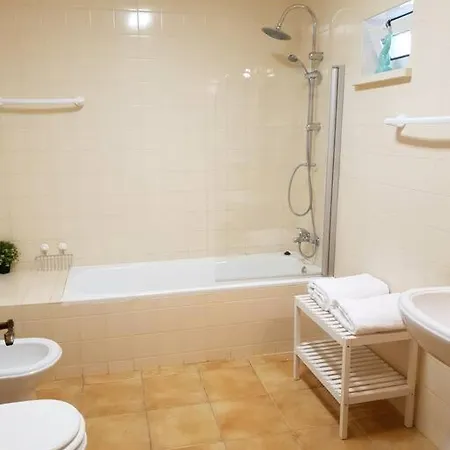 Entire Flat 70sq M At Just 400m Distance Daire *