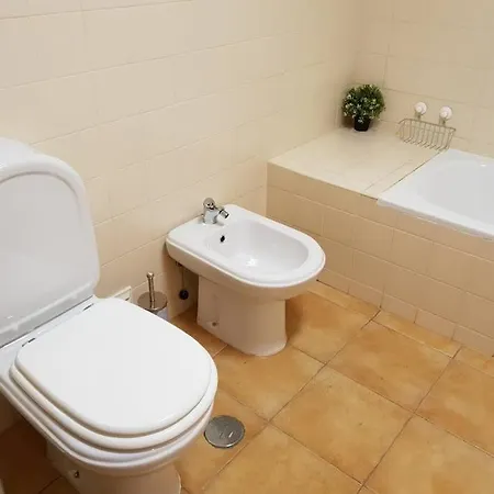 Entire Flat 70sq M At Just 400m Distance Appartement