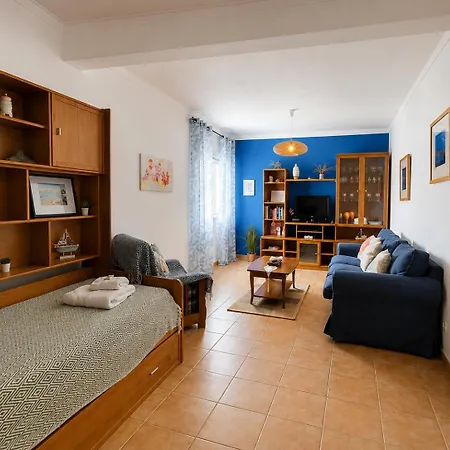 Апартаменты Entire Flat 70sq M At Just 400m Distance *